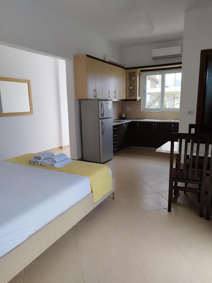 Iris Apartments Ksamil Esterno foto