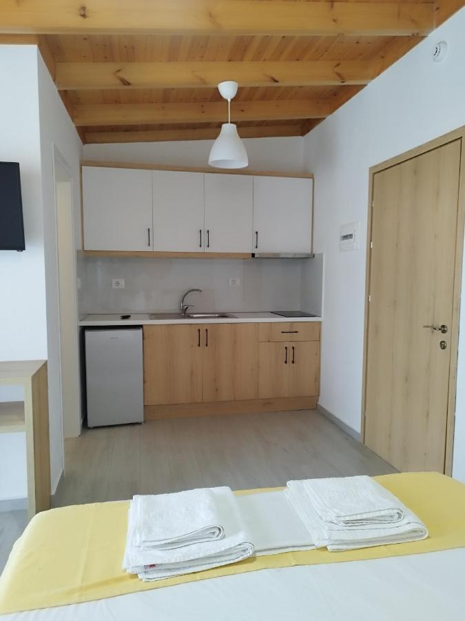 Iris Apartments Ksamil Esterno foto
