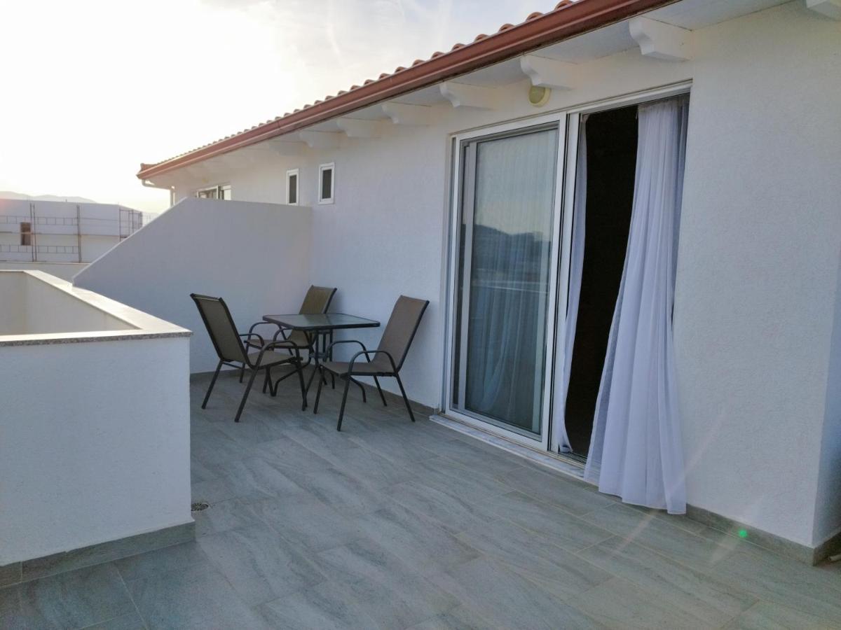 Iris Apartments Ksamil Esterno foto